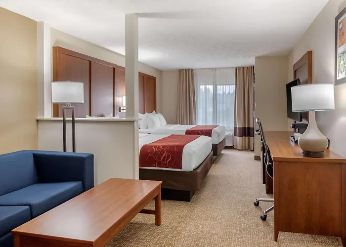 Comfort Suites Speedway - Kansas City