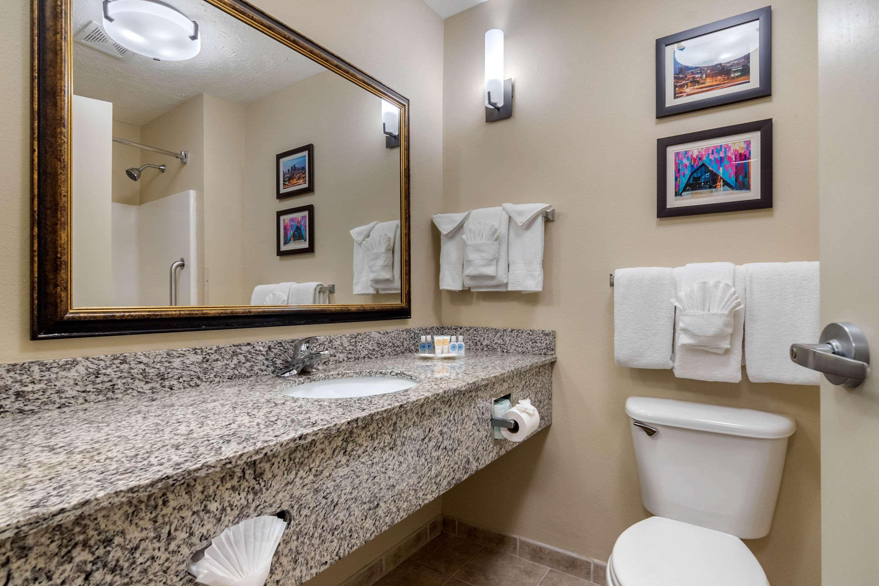 Comfort Speedway - Hotel Kansas City