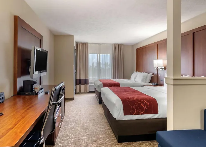 Comfort Suites Speedway - Kansas City